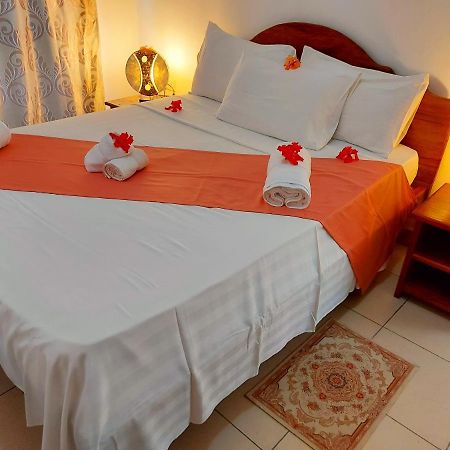 Hostellerie ลาดิก ภายนอก รูปภาพ