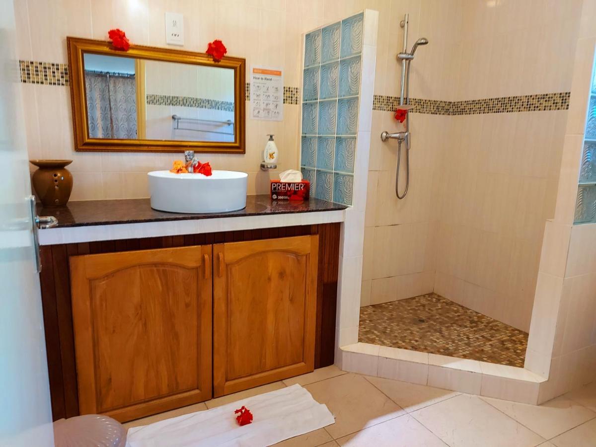 Hostellerie ลาดิก ภายนอก รูปภาพ