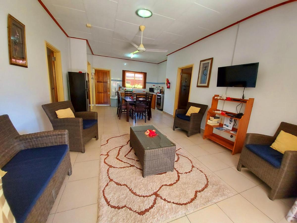 Hostellerie ลาดิก ภายนอก รูปภาพ
