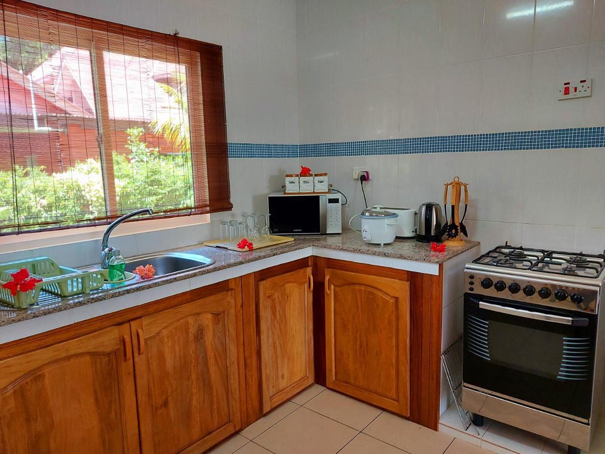 Hostellerie ลาดิก ภายนอก รูปภาพ
