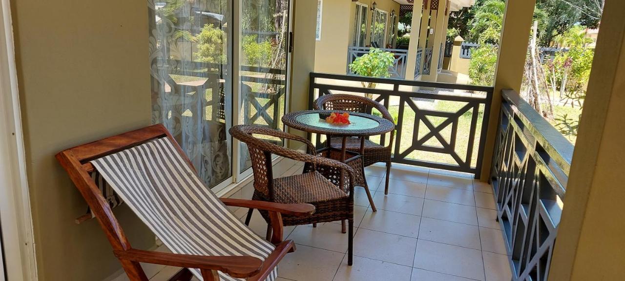 Hostellerie ลาดิก ภายนอก รูปภาพ
