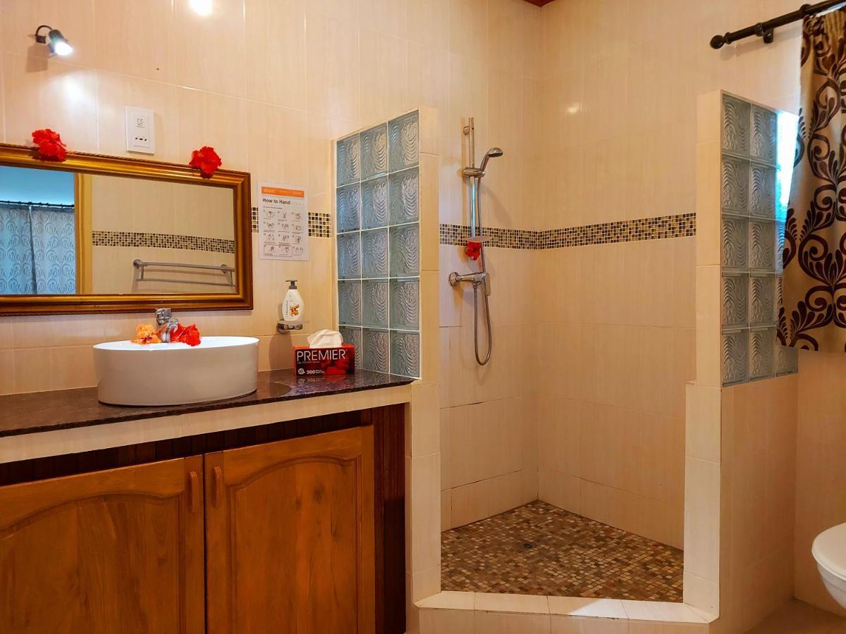 Hostellerie ลาดิก ภายนอก รูปภาพ