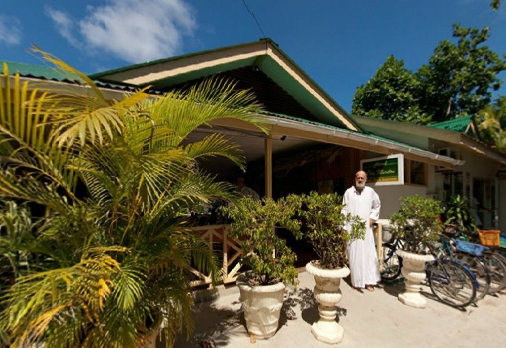 Hostellerie ลาดิก ภายนอก รูปภาพ